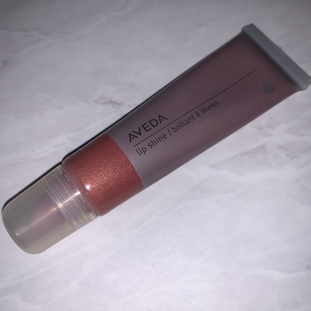 💚Aveda lip shine in Juneberry 😘